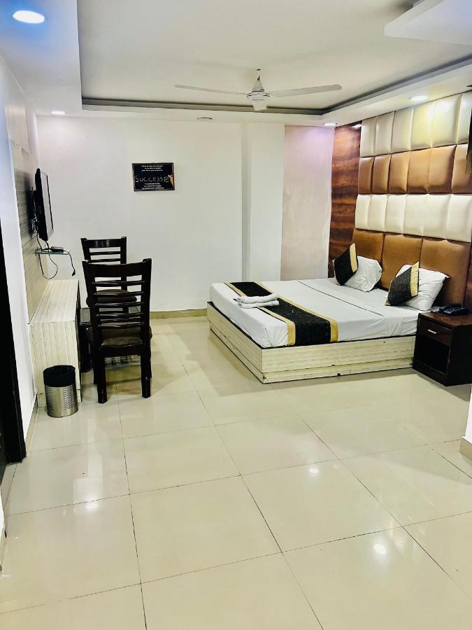 Asian Plaza Delhi Airport New Delhi